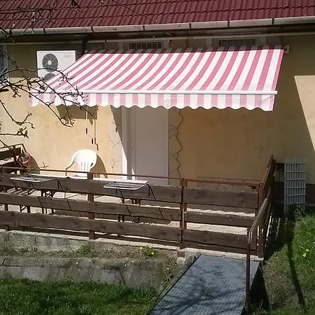 Pajdos Apartmanhaz דירה *