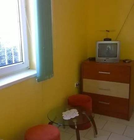 Pajdos Apartmanhaz דירה אגר