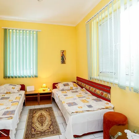 Pajdos Apartmanhaz דירה *