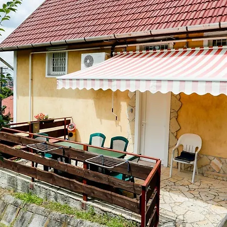 Pajdos Apartmanhaz אגר
